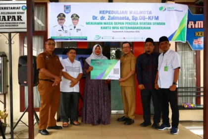pemko-payakumbuh-berikan-perlindungan-jaminan-sosial-bagi-ribuan-pekerja-rentan