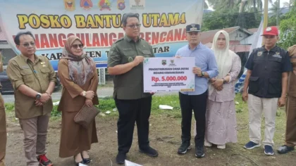 wabup-tanah-datar-apresiasi-bantuan-banjir-bandang-dari-berbagai-pihak