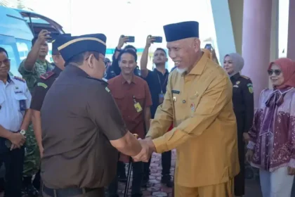 gubernur-mahyeldi-sambut-kajati-sumbar-baru-dedie-tri-hariyadi-di-bim