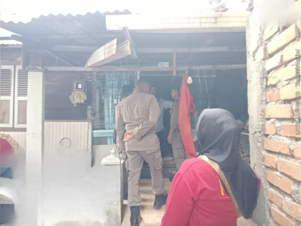 dua-personel-satpol-pp-padang-terluka-diserang-pria-mengamuk