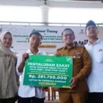 baznas-tanah-datar-salurkan-beasiswa-untuk-198-calon-mahasiswa