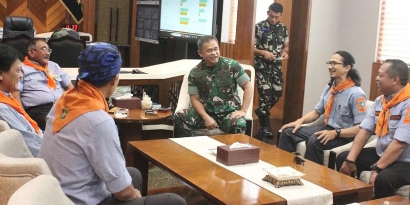 jenderal-maruli-diangkat-anggota-luar-biasa-wanadri