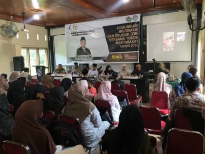 ade-rezki-pratama-bersama-bbpom-gelar-komunikasi-informasi-dan-edukasi-(kie)-bersama-ratusan-masyarakat-di-pauh-sangik