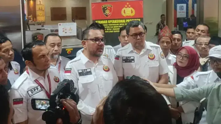 sebut-warga-sumbar-‘barbar’,-abu-janda-dilaporkan-ke-bareskrim-polri