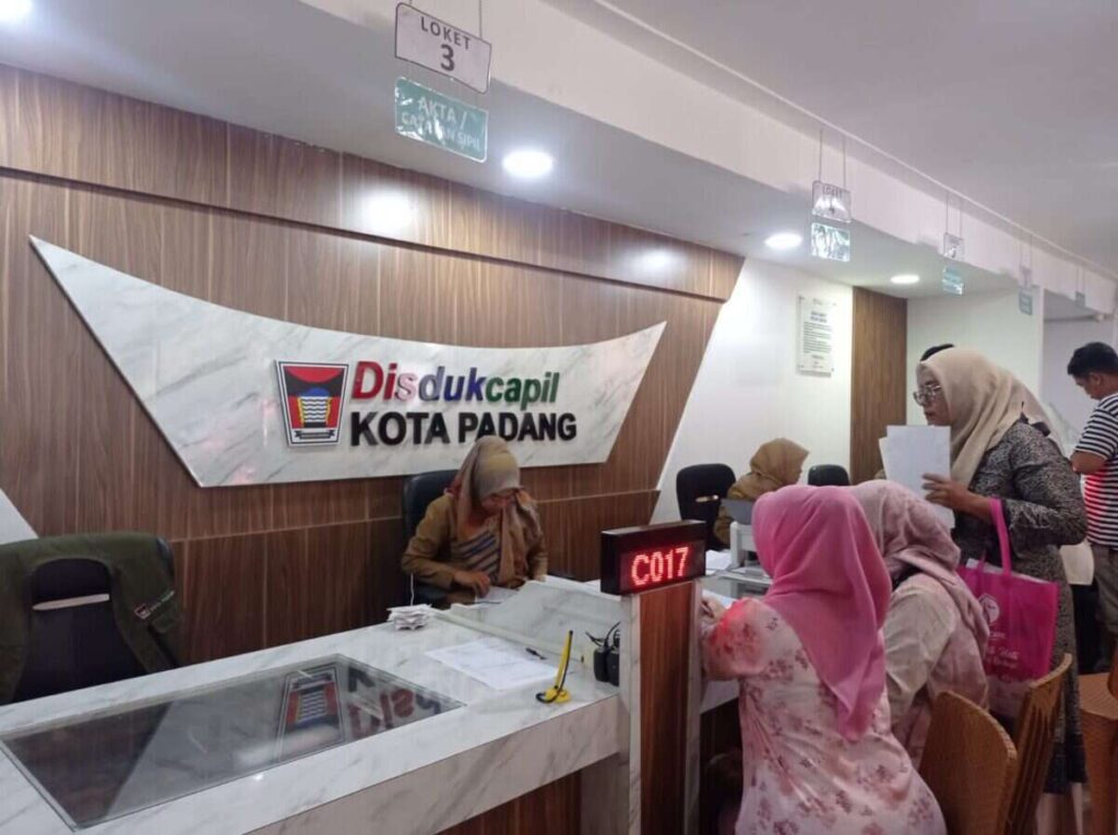 disdukcapil-padang-ajak-warga-segera-aktifkan-identitas-kependudukan-digital