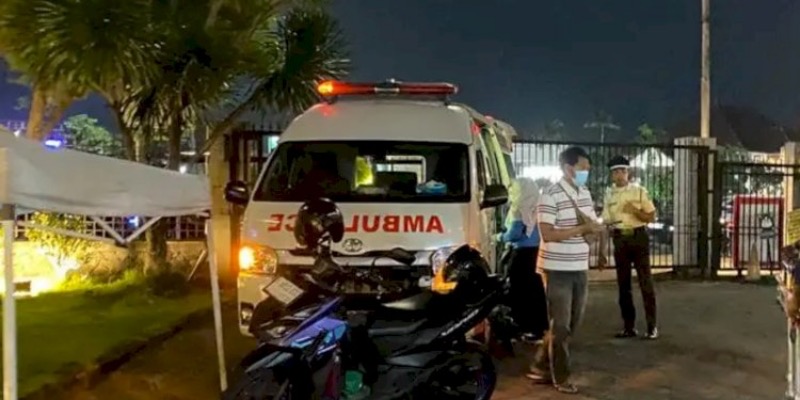 pria-bawa-mandau-jatuh-dari-lantai-dua-lawang-sewu,-uji-nyali?