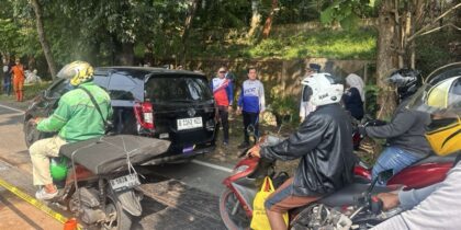macet-gegara-jalan-ambles