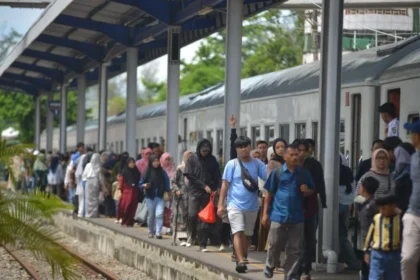 kai-divre-ii-padang-sediakan-ribuan-tiket-kereta-libur-idul-adha