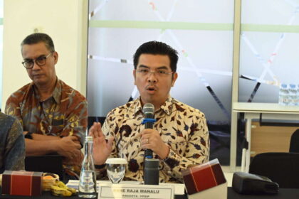 Anggota Komisi VII DPR RI Bane Raja Manalu, kunjungan kerja Komisi VII DPR RI ke Balai Besar Standardisasi dan Pelayanan Jasa Industri Bahan dan Barang Teknik (B4T) Kementerian Perindustrian RI di Bandung, Jawa Barat, Senin (25/5/2026). Foto: Aha/Karisma