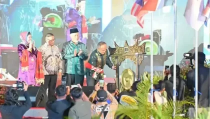 pemko-bukittinggi-gelar-festival-literasi-internasional-peringati-jam-gadang