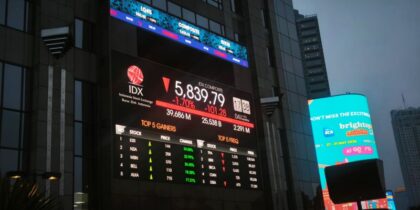 dolar-as-diprediksi-tembus-rp19-ribu-akhir-bulan-ini