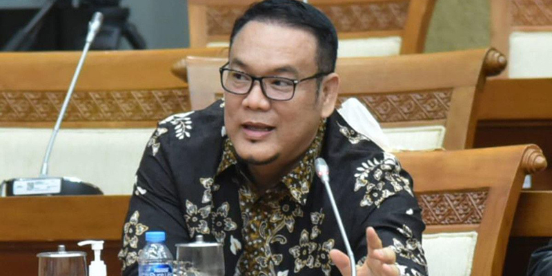 kebijakan-bahlil-terus-bikin-polemik,-legislator-pdip-kasihan-dengan-prabowo