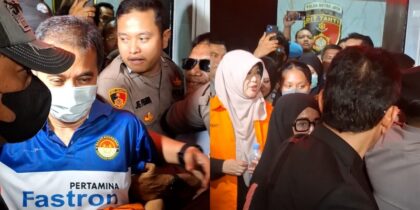 malam-ini-roy-suryo-dan-dokter-tifa-nginap-di-rutan-polda,-besok-ke-kejaksaan