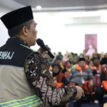 Di Sumatera Barat, sebanyak 393 jemaah umrah diberangkatkan menuju Madinah melalui Bandara Internasional Minangkabau (BIM), Selasa (16/6/2026) dini hari dengan maskapai Garuda Indonesia. Mereka menjadi rombongan umrah perdana yang berangkat dari Padang.