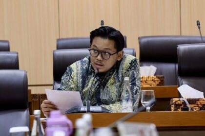Anggota Komisi VII DPR RI, Andhika Satya Wasistho, dalam Rapat Dengar Pendapat (RDP) Komisi VII DPR RI dengan LPP TVRI, LPP RRI, dan LKBN Antara terkait pembahasan RKA-KL dan RKP-KL Tahun Anggaran 2027 di Gedung Nusantara I, Senayan, Jakarta, Rabu (17/6/2026). Foto: Alma/Karisma