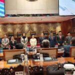 Ketua DPR RI Puan Maharani memimpin Rapat Paripurna pengesahan tujuh anggota Komisi Informasi Pusat periode 2026-2030 di Kompleks Parlemen, Senayan, Jakarta, Selasa (30/6/2026).