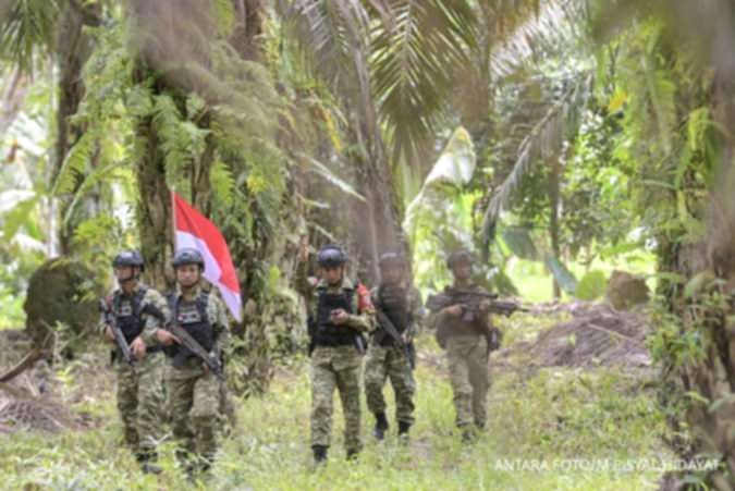 Presiden Prabowo Subianto saat memberikan arahan terkait kebijakan tunjangan kinerja TNI dan Kemhan