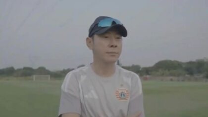 Para pemain Persija Jakarta mengikuti sesi latihan perdana di Training Ground Bojongsari di bawah arahan Shin Tae-yong.
