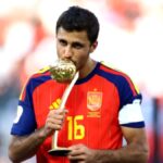 Gelandang Manchester City Rodri merayakan keberhasilan Timnas Spanyol menjuarai Piala Dunia 2026