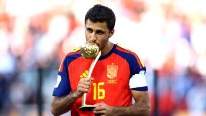 Gelandang Manchester City Rodri merayakan keberhasilan Timnas Spanyol menjuarai Piala Dunia 2026