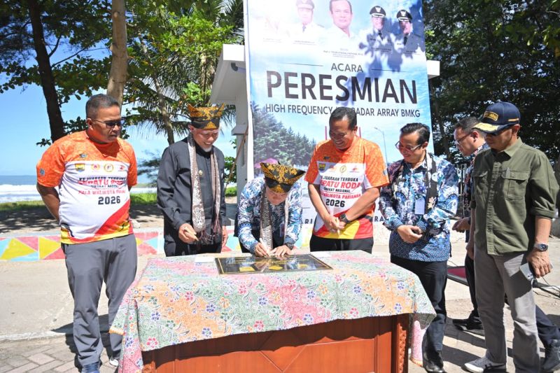 perkuat-mitigasi-bencana,-gubernur-sumbar-resmikan-hf-radar-bmkg