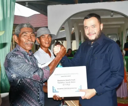pemko-padang-luncurkan-program-padang-mandiri-benih-padi-perkuat-ketahanan-pangan