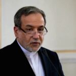 Menteri Luar Negeri Iran Abbas Araghchi saat memberikan keterangan mengenai negosiasi dengan utusan AS.