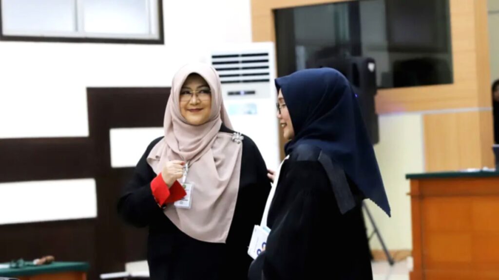Tifauzia Tyassuma atau dr Tifa saat menjalani proses hukum terkait kasus dugaan pencemaran nama baik.