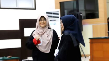 Tifauzia Tyassuma atau dr Tifa saat menjalani proses hukum terkait kasus dugaan pencemaran nama baik.