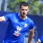 Balsa Sekulic saat diperkenalkan sebagai pemain baru Persib Bandung di Graha Persib