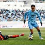 Gelandang asal Jepang Kyohei Yoshino resmi bergabung dengan Persija Jakarta dari Cerezo Osaka.