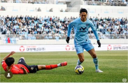 Gelandang asal Jepang Kyohei Yoshino resmi bergabung dengan Persija Jakarta dari Cerezo Osaka.