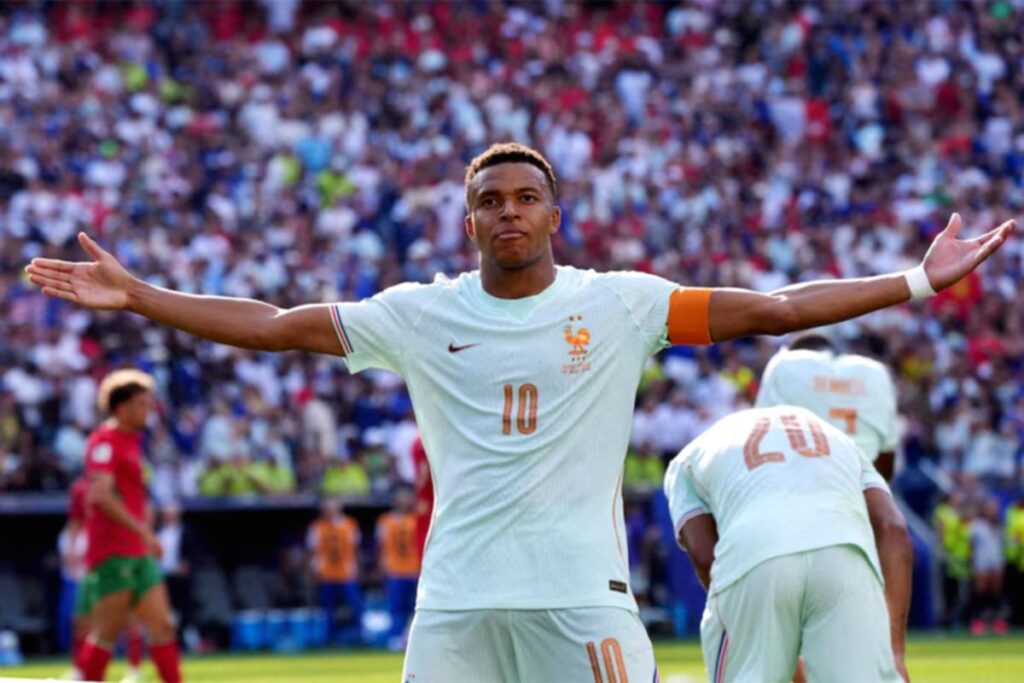 Kylian Mbappe tampak kecewa setelah Prancis kalah dari Spanyol di semifinal Piala Dunia 2026