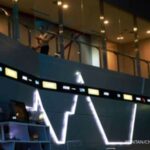 Grafik pergerakan Indeks Harga Saham Gabungan (IHSG) di layar monitor bursa efek