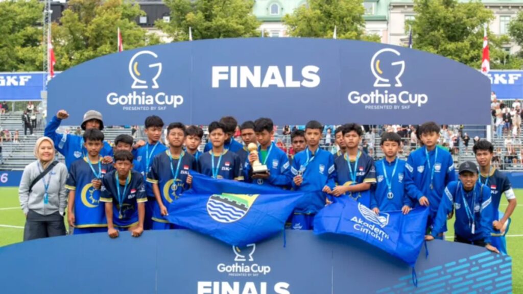 Skuad Putri Tangsel City FC merayakan pencapaian bersejarah di Gothia Cup 2026.