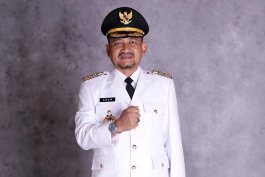 Tumpukan uang tunai bukti sitaan KPK dalam operasi tangkap tangan Bupati Pemalang