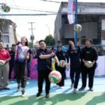 Menteri Pemuda dan Olahraga Erick Thohir membuka turnamen voli putri Arie One Cup II di Bekasi.