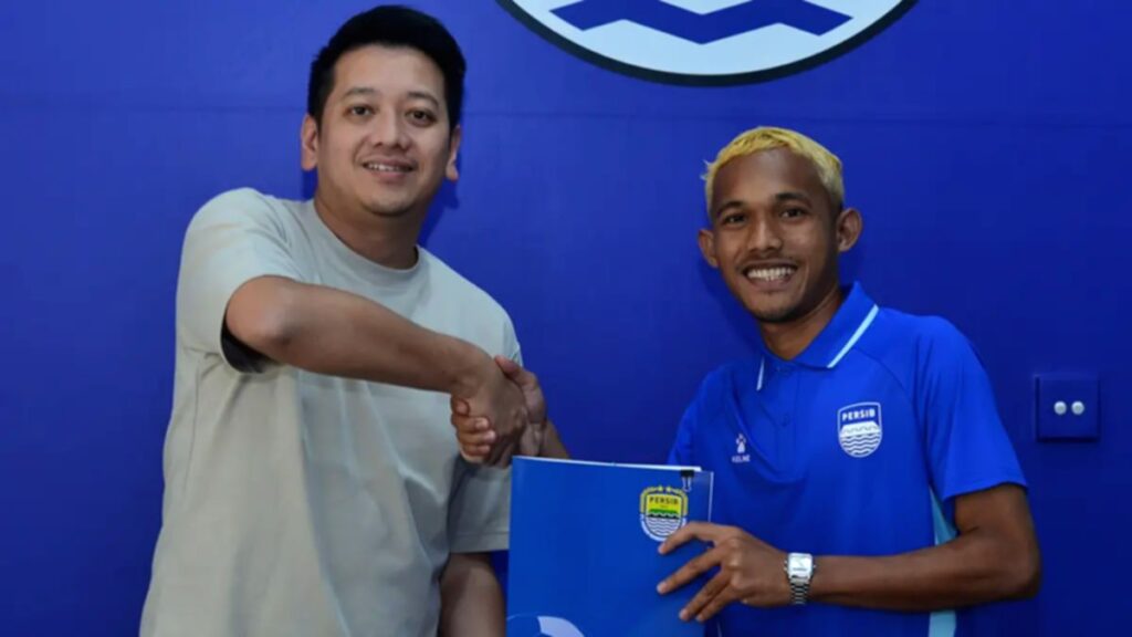 Ikhwan Ali Tanamal saat memperkuat Persib Bandung melawan Arema FC di Stadion Si Jalak Harupat