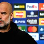 Pep Guardiola saat memimpin pertandingan Manchester City di Stadion Etihad.