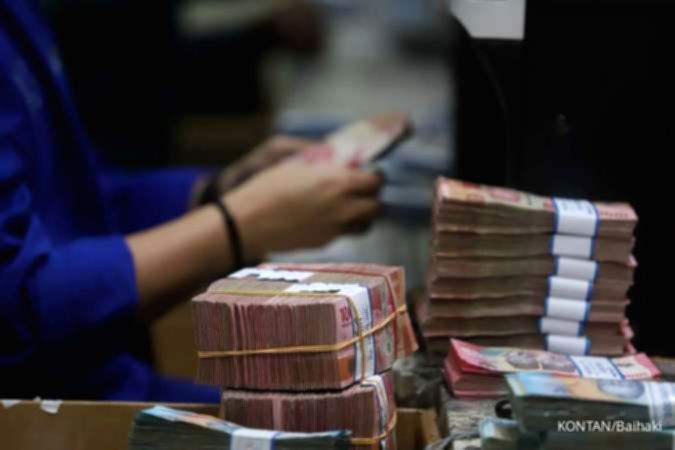 Tampilan layar grafik pergerakan nilai tukar rupiah terhadap dolar Amerika Serikat di monitor keuangan