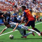 Para pemain timnas Spanyol merayakan kemenangan setelah menaklukkan Argentina di final Piala Dunia 2026.