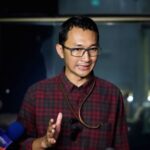 Bupati Lombok Barat Lalu Ahmad Zaini saat memberikan keterangan kepada media