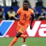 Denzel Dumfries mengikuti sesi latihan perdana bersama Real Madrid di kompleks Valdebebas