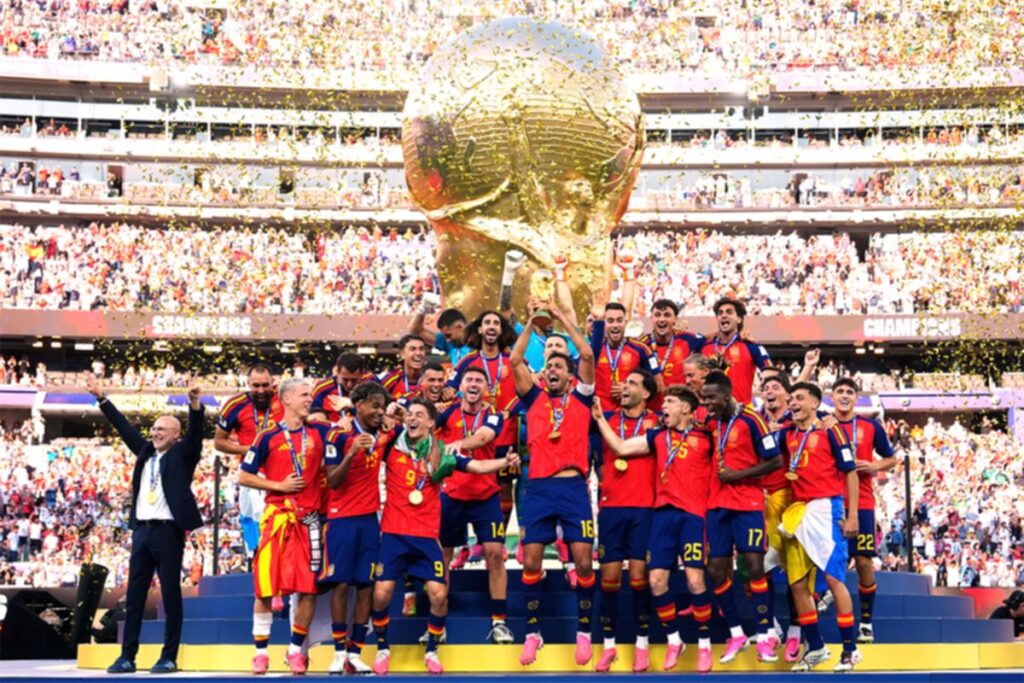 Skuad tim nasional Spanyol merayakan kemenangan setelah menjuarai Piala Dunia 2026