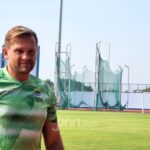 Pelatih Persib Bandung Igor Tolic memimpin sesi latihan tim untuk persiapan Piala Presiden 2026