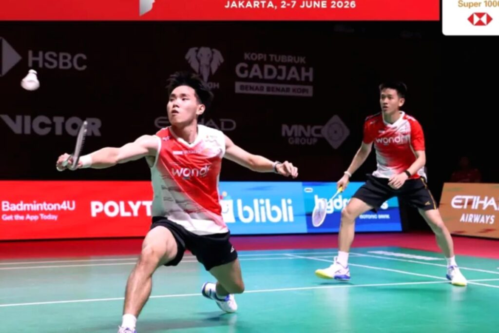 Pasangan ganda putra Indonesia Raymond Indra dan Nikolaus Joaquin saat berlaga di China Open 2026.