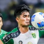 Pelatih PSM Makassar Bernardo Tavares memberikan keterangan pers terkait kekuatan tim Persebaya Surabaya