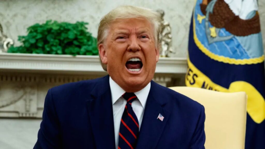 Presiden Amerika Serikat Donald Trump saat memberikan pernyataan resmi terkait kebijakan luar negeri.