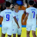 Waris Choolthong melakukan selebrasi setelah mencetak gol kemenangan Thailand atas Filipina di Piala AFF 2026