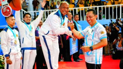 Kapolri memberikan sambutan saat penutupan turnamen bulu tangkis Kapolri Cup 2026 di Jakarta.